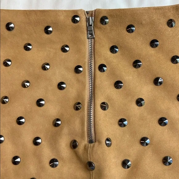 NEW Alice + Olivia Elana Studded Suede Mini Skirt Tan (Worn On TV) Size 6